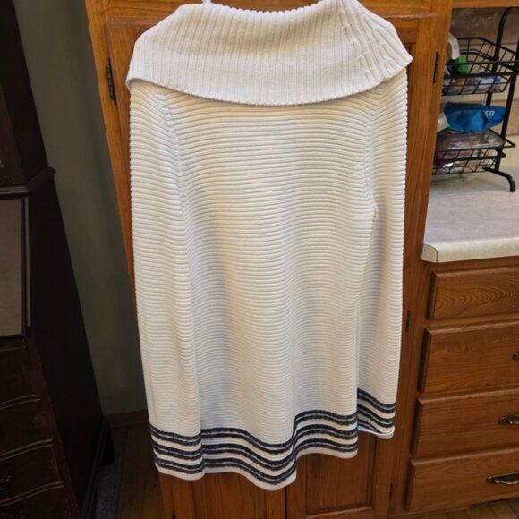 Karl Lagerfeld White Sweater with Black Accents - Picture 2 of 5